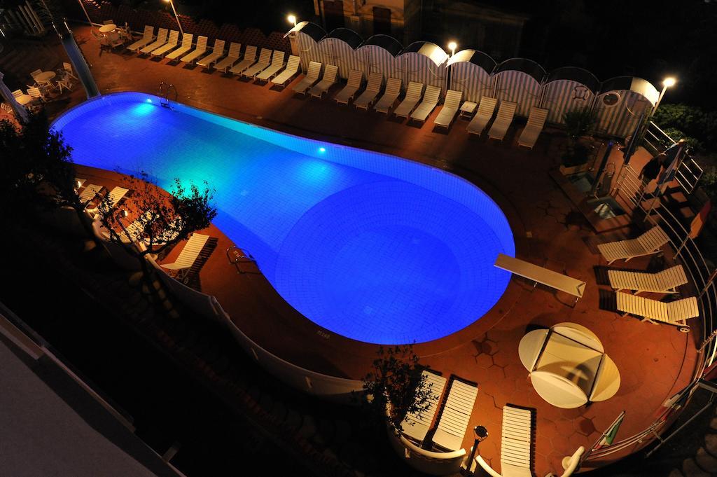 Hotel Rosalba - Valentini Family Village Bellaria-Igea Marina Exterior photo